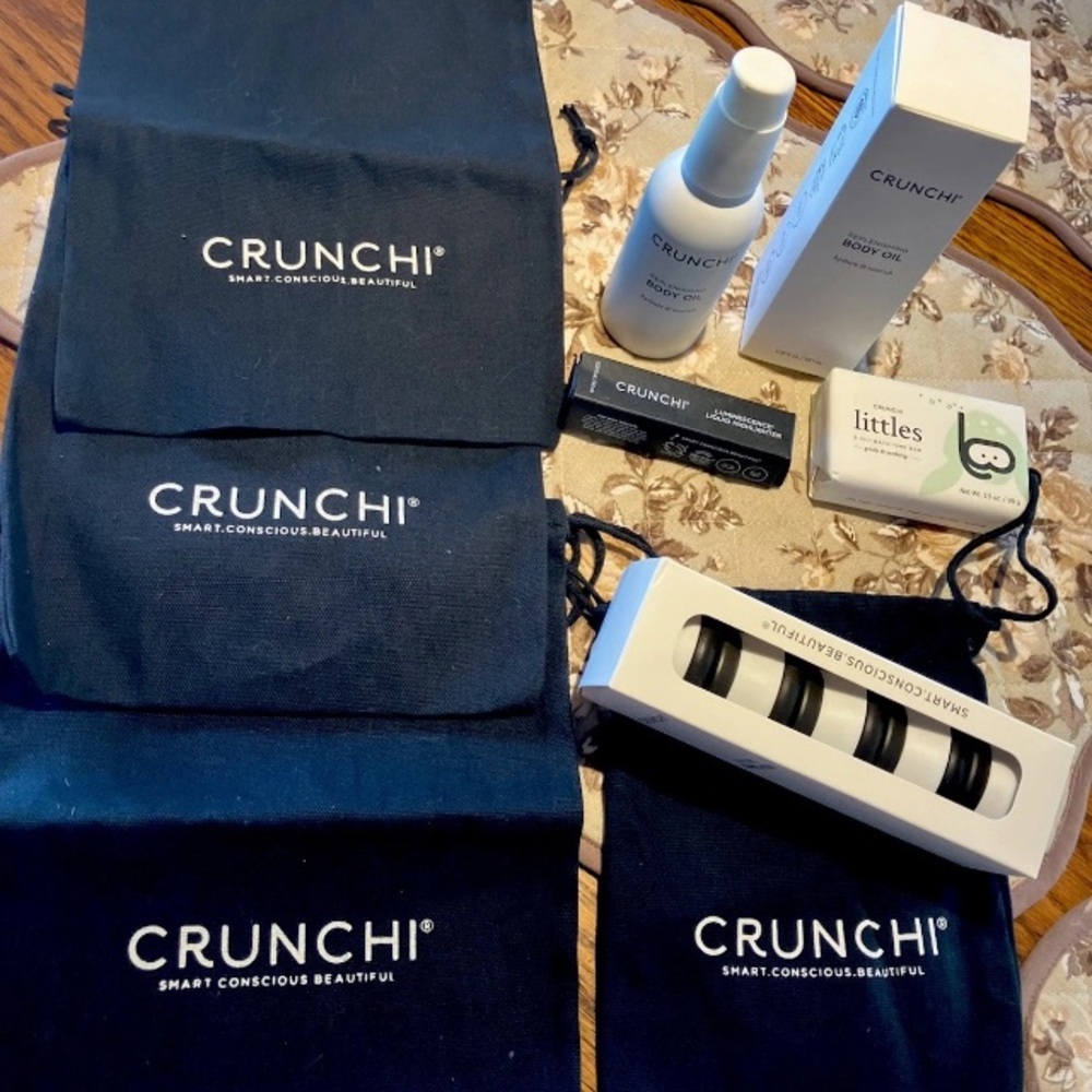 Crunchi Skincare & makeup Kit with Black Drawstring Pouches NEW!